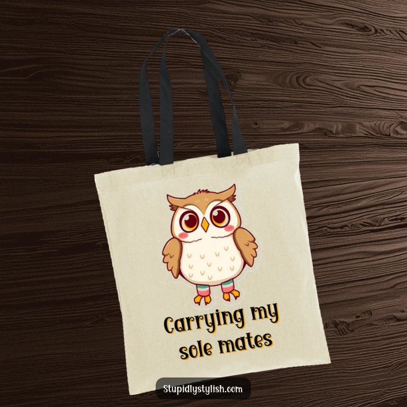 Funny owl tote bag featuring a surprised owl with wide eyes and comically mismatched socks, ideal for carrying groceries or daily essentials.